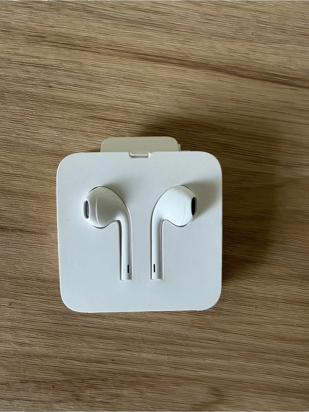 Apple EarPods with lightning connector